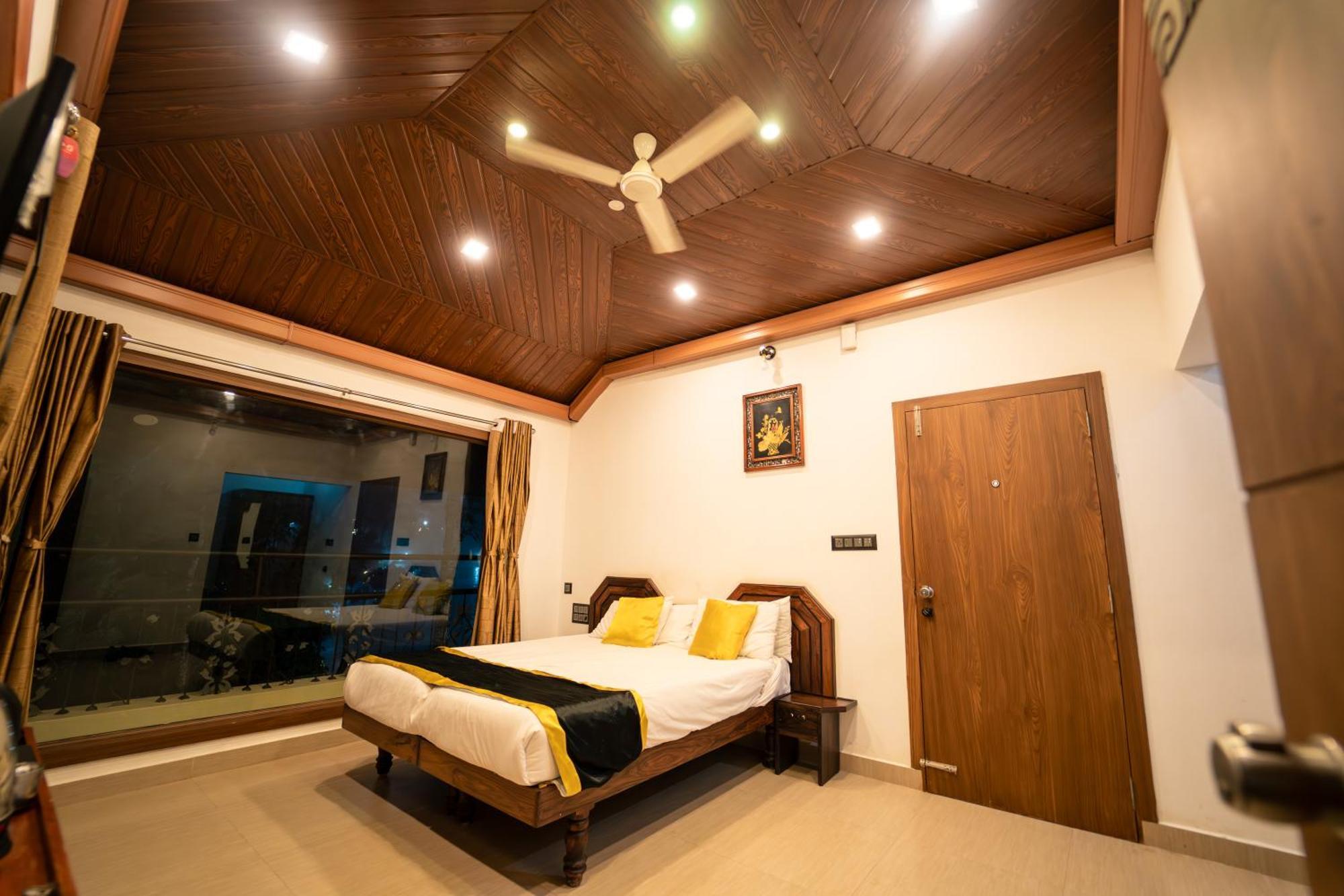 Kingmaker'S Plantation With River Stream Madikeri Extérieur photo
