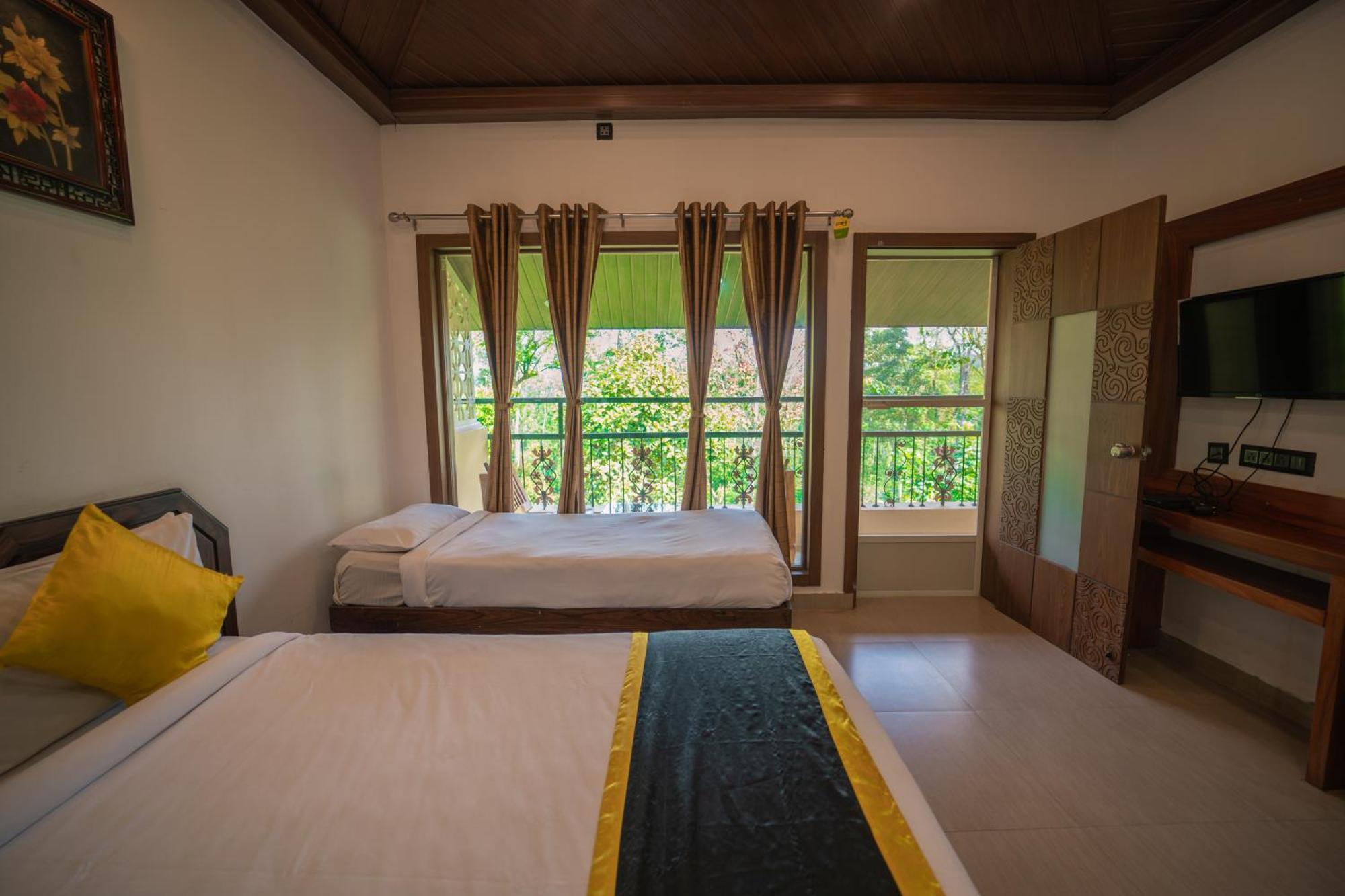 Kingmaker'S Plantation With River Stream Madikeri Extérieur photo