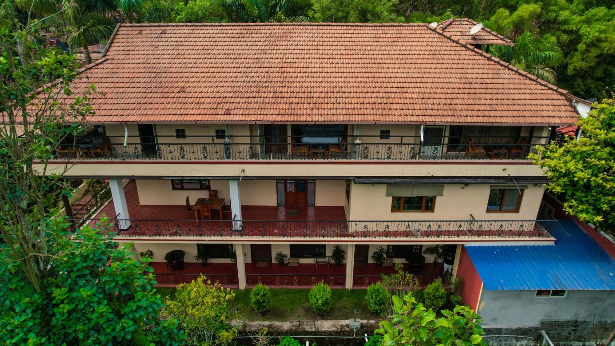 Kingmaker'S Plantation With River Stream Madikeri Extérieur photo