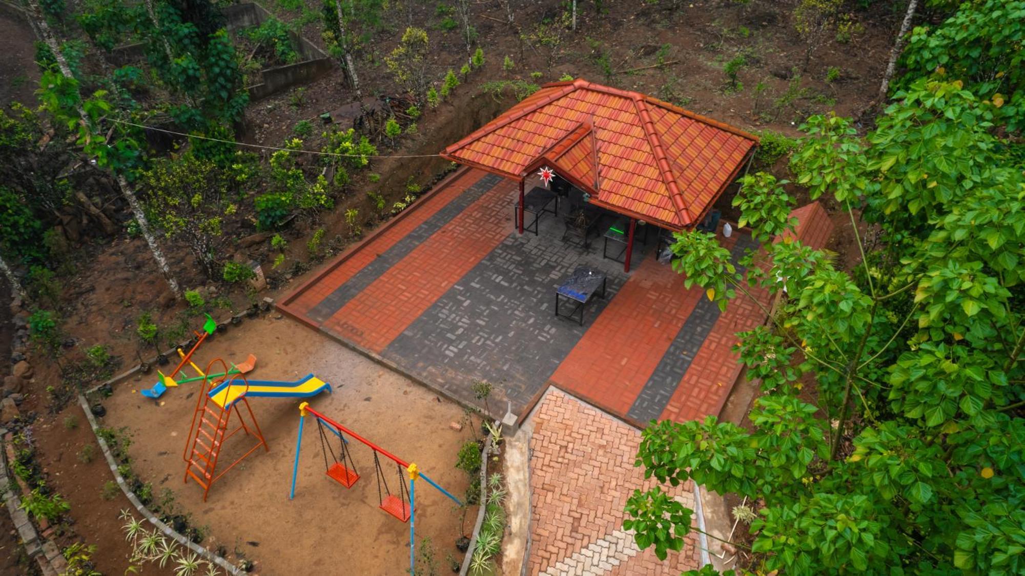 Kingmaker'S Plantation With River Stream Madikeri Extérieur photo