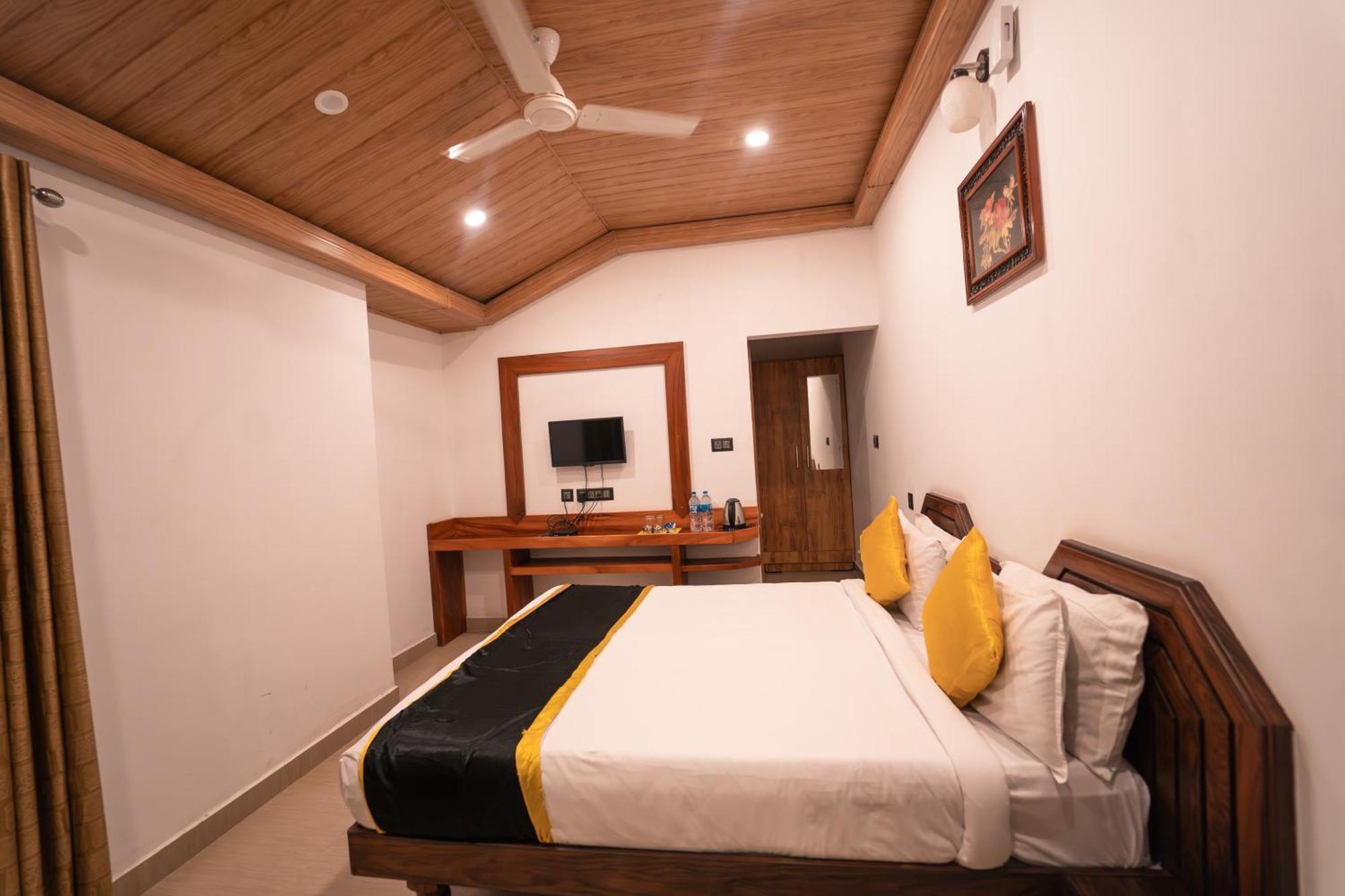 Kingmaker'S Plantation With River Stream Madikeri Extérieur photo