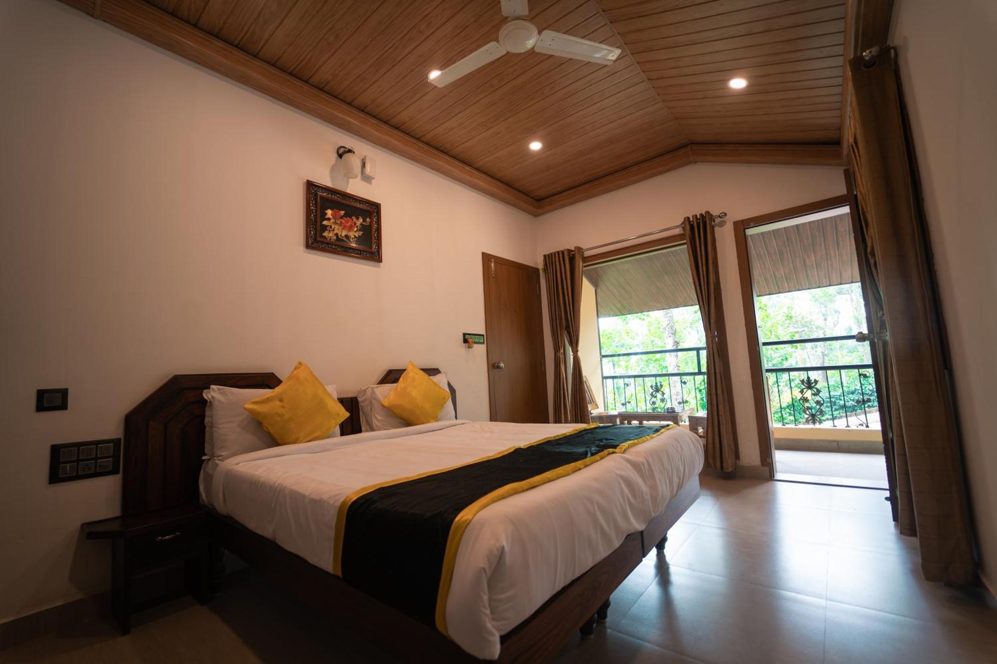 Kingmaker'S Plantation With River Stream Madikeri Extérieur photo