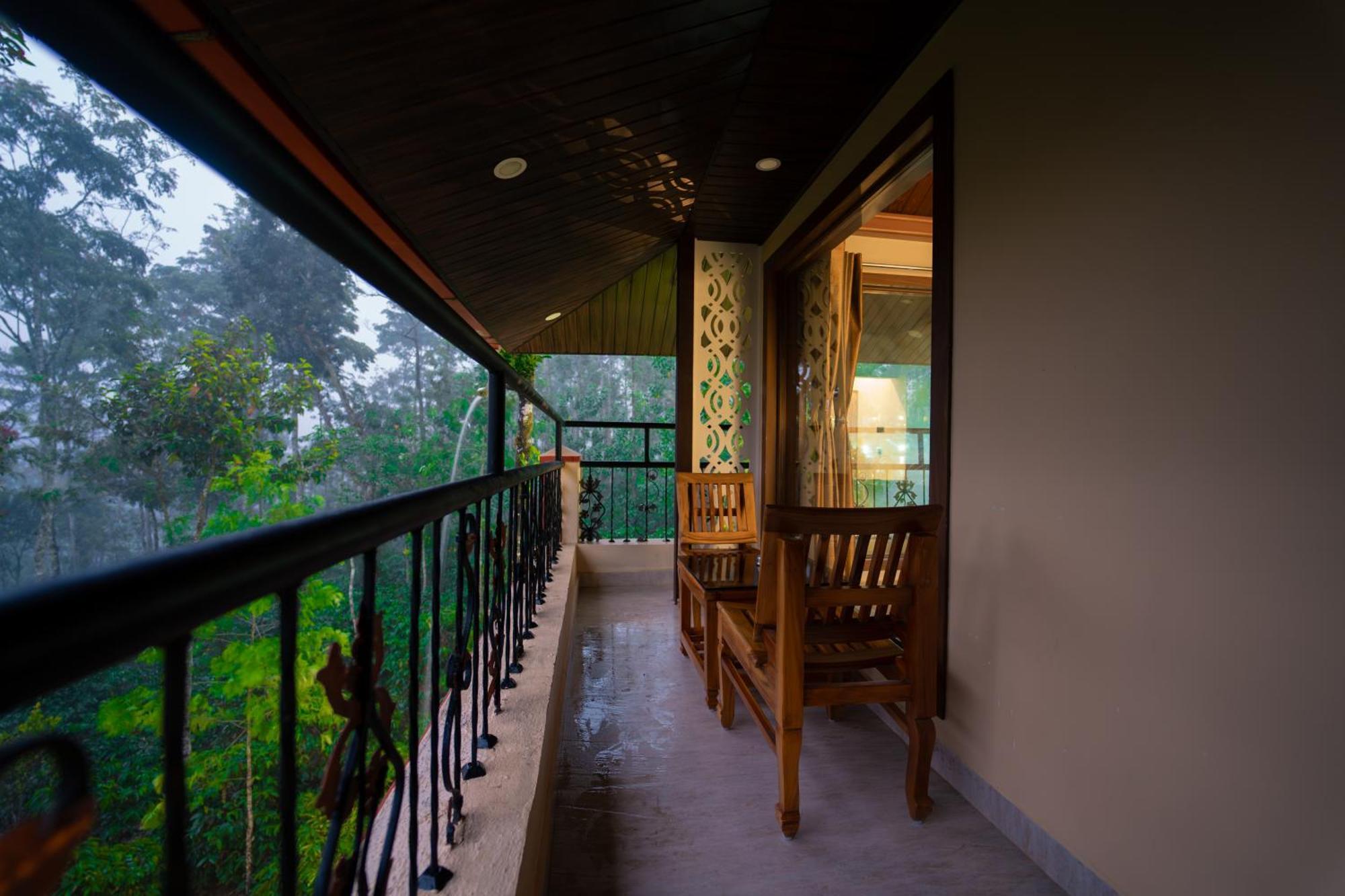 Kingmaker'S Plantation With River Stream Madikeri Extérieur photo