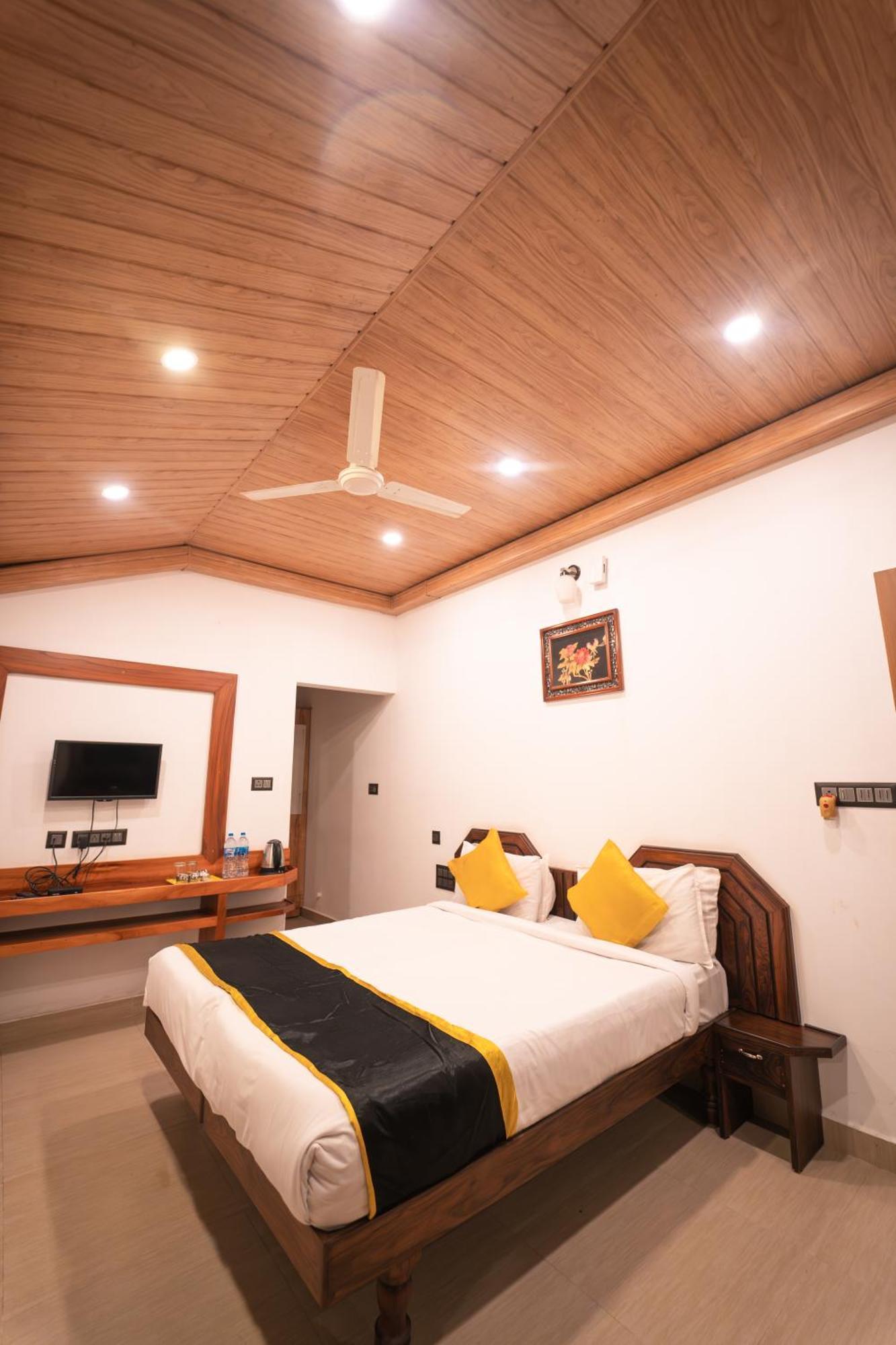Kingmaker'S Plantation With River Stream Madikeri Extérieur photo