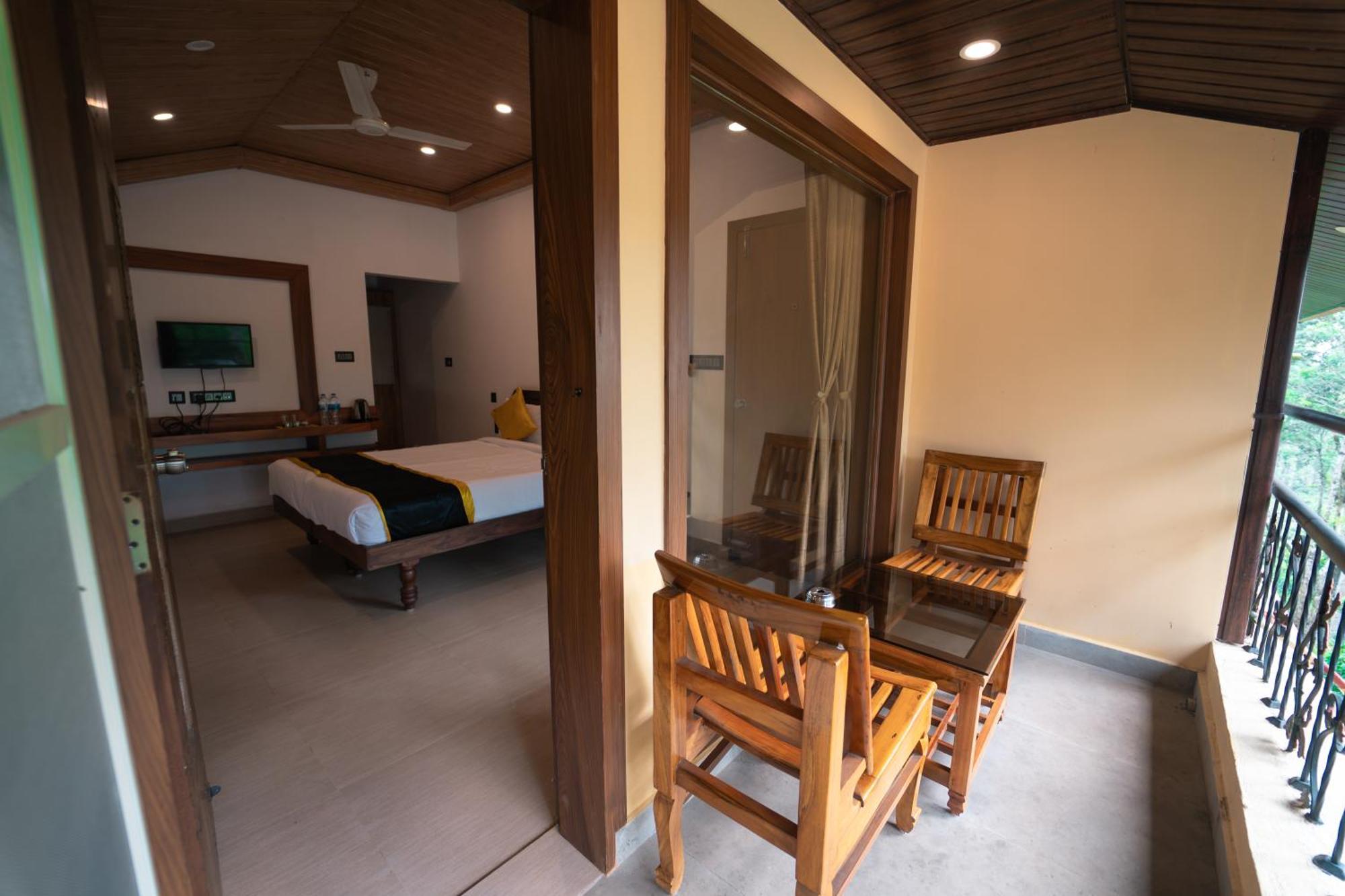 Kingmaker'S Plantation With River Stream Madikeri Extérieur photo
