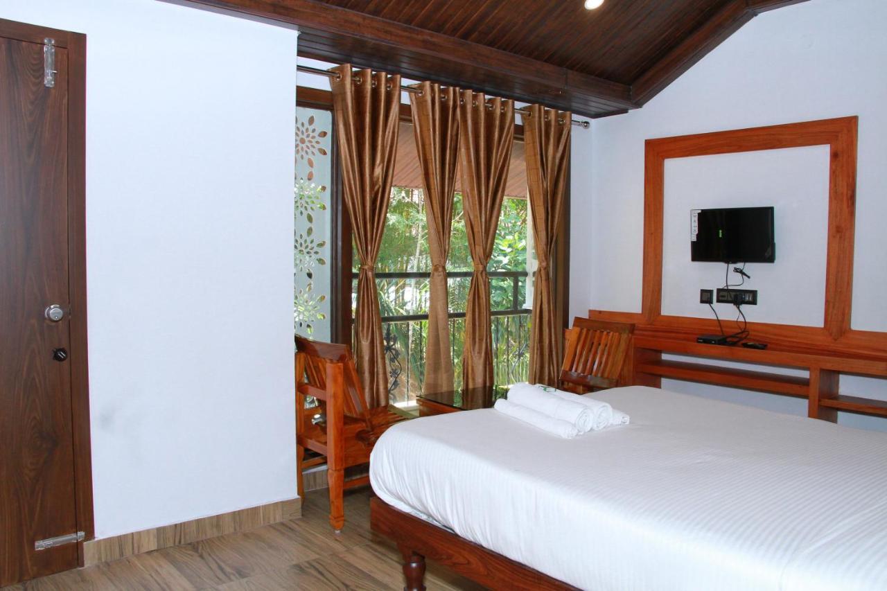 Kingmaker'S Plantation With River Stream Madikeri Extérieur photo