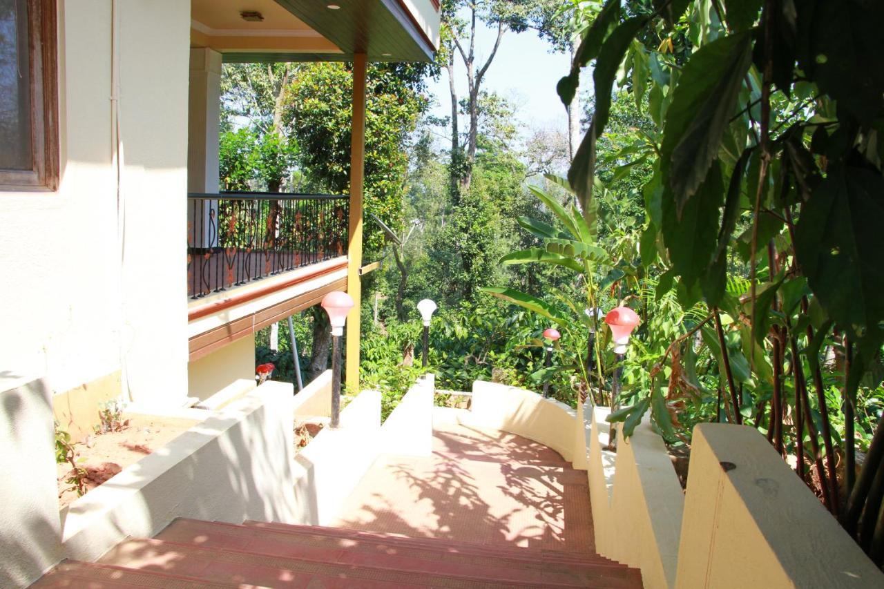 Kingmaker'S Plantation With River Stream Madikeri Extérieur photo